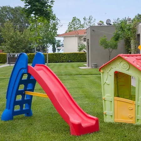 Luxury 2 Néoi Póroi