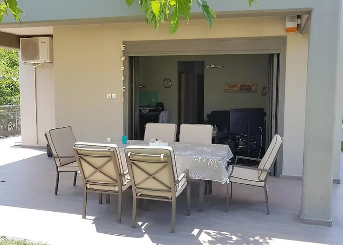 Luxury 2 Néoi Póroi