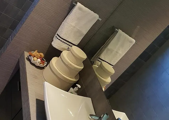 Luxury 2 Néoi Póroi